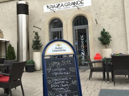 照片:  Piazza Grande